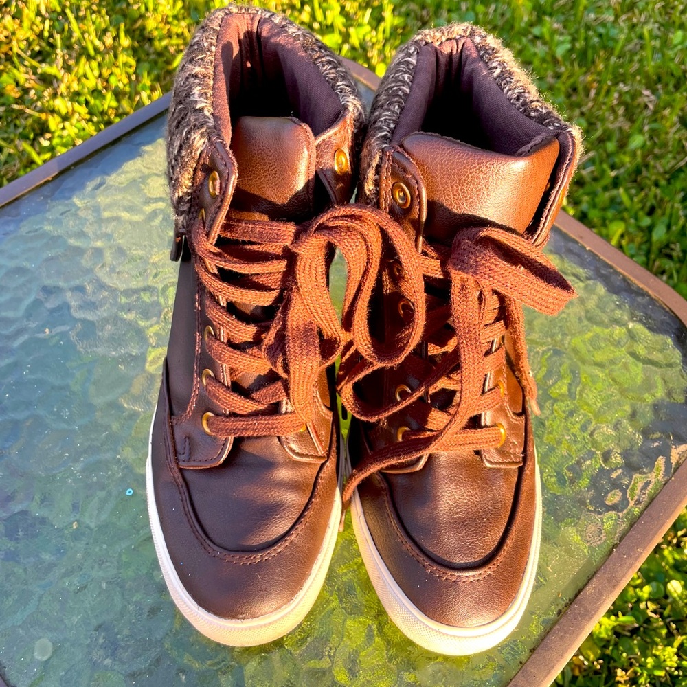 Women’s brown bootie